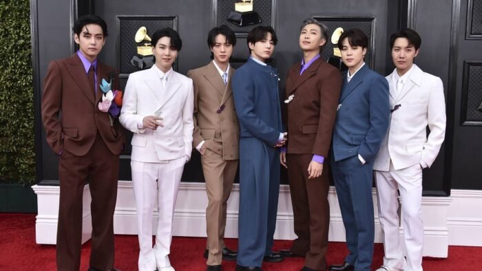 La decisión de BTS de no contender en los Grammy 2027 provoca el lamento de Harvey Mason Jr. y defiende la categoría de Pop Asiático.